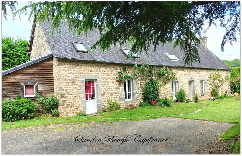 Maison en pierre - 174 m² - 10 pièces