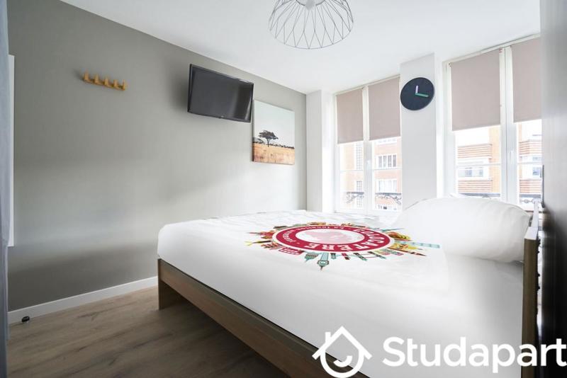 Chambre - 11 m² - 1 pièce