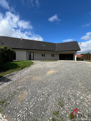 Maison - 240 m² - 7 pièces