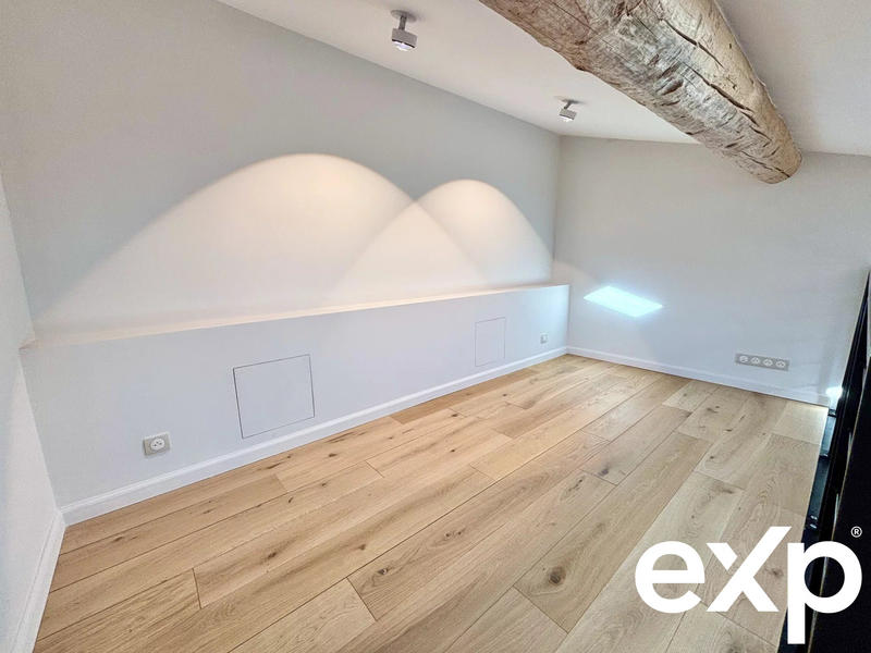 Maison traditionnelle - 77 m² - 4 pièces