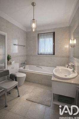 Maison - 93 m² - 5 pièces