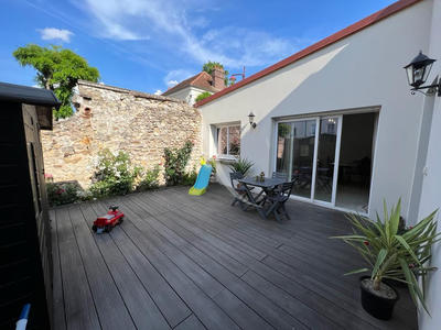 Maison - 90 m² - 5 pièces