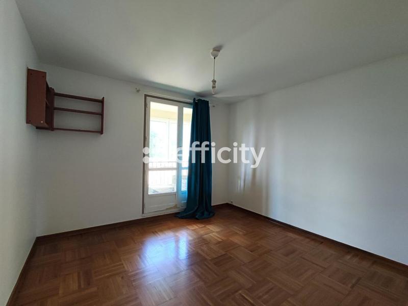 Appartement - 100 m² - 5 pièces
