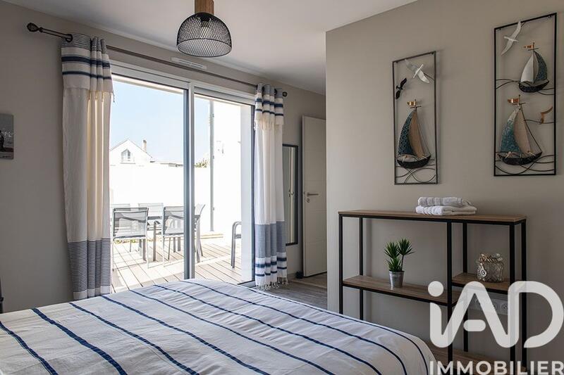Maison - 203 m² - 8 pièces