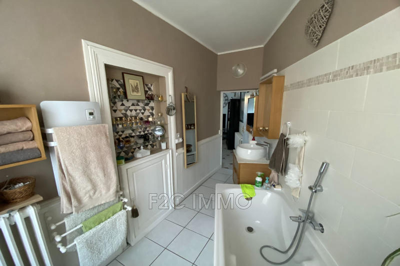 Maison - 187 m² - 9 pièces