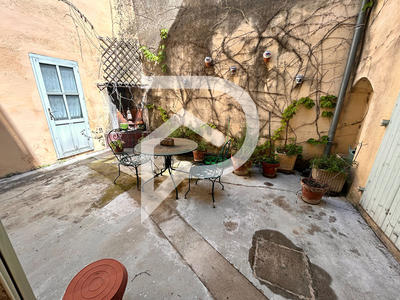 Maison - 290 m² - 12 pièces