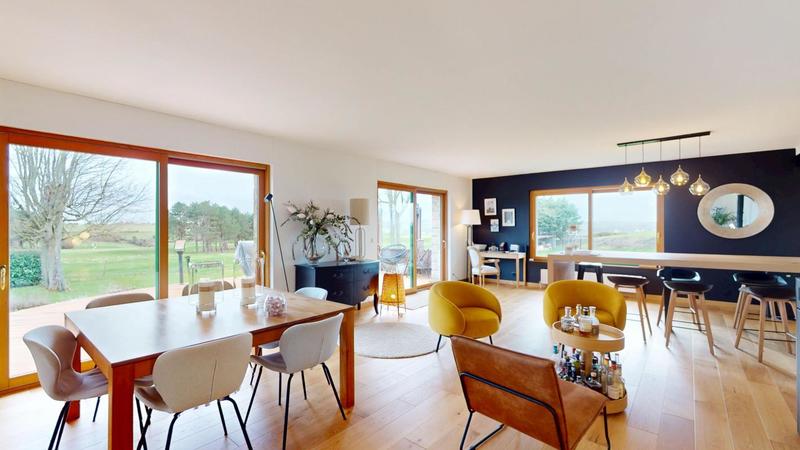 Maison traditionnelle - 276 m² - 8 pièces