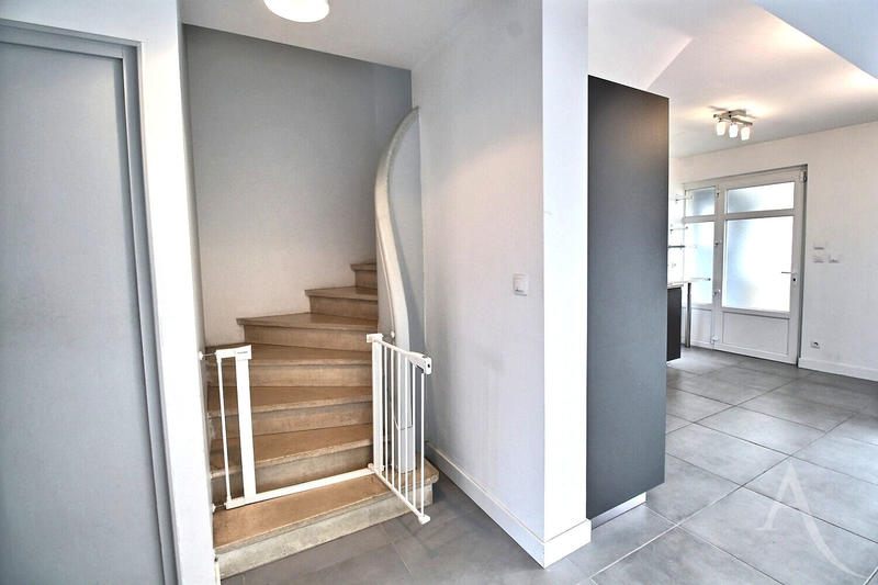 Maison - 88 m² - 4 pièces