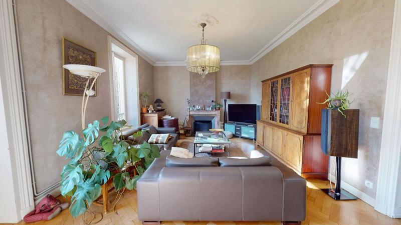 Maison - 280 m² - 7 pièces