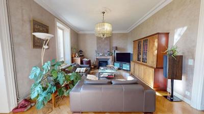 Maison - 280 m² - 7 pièces