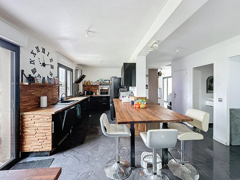 Maison - 159 m² - 6 pièces