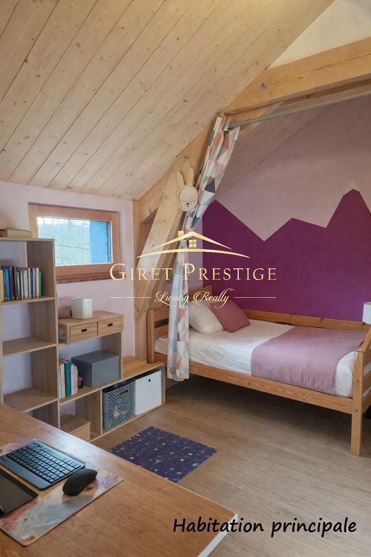 Propriété - 260 m² - 16 pièces