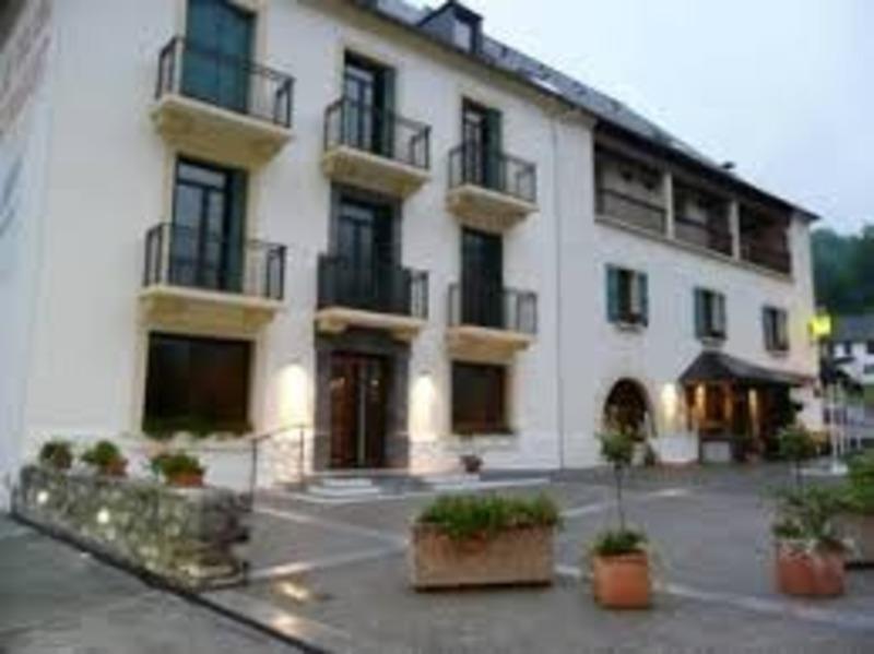 Fonds de commerce - 1 800 m²