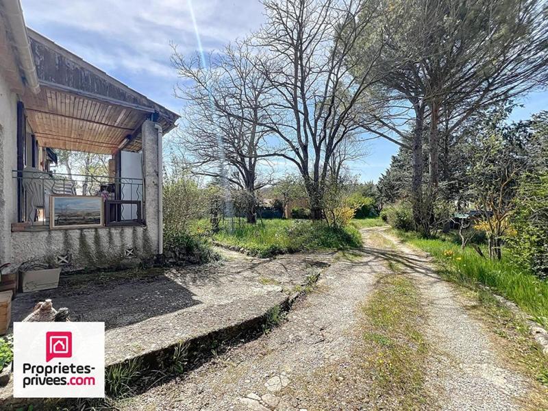 Villa - 100 m² - 5 pièces