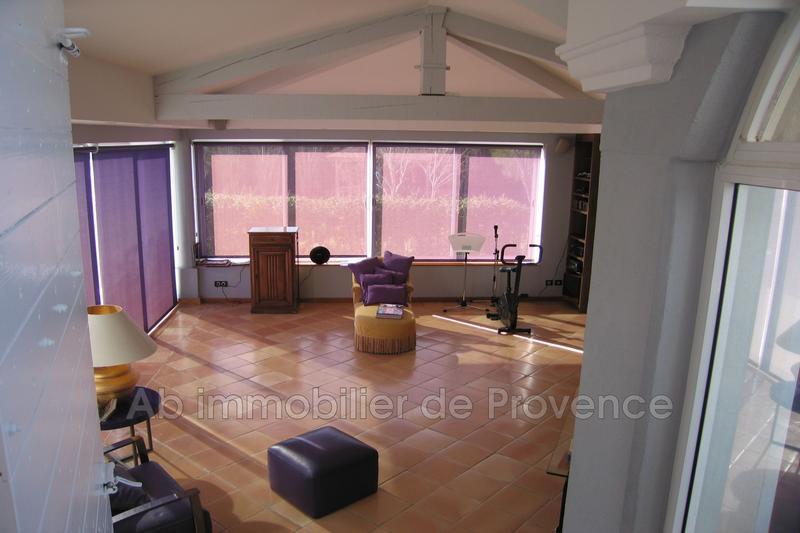 Propriété - 250 m² - 8 pièces