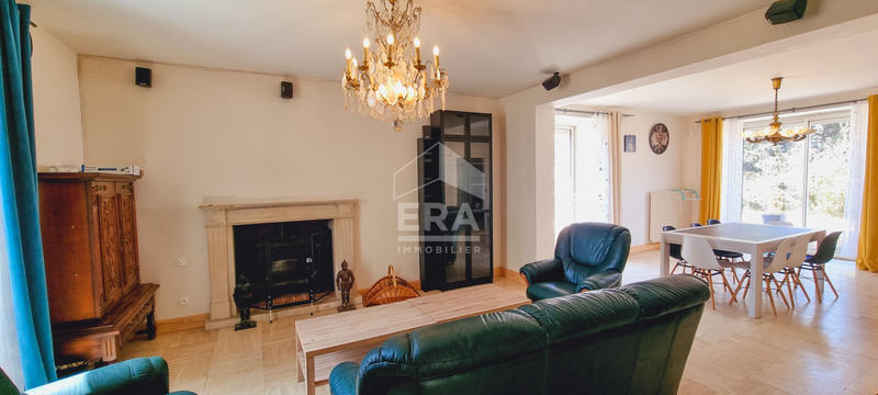 Maison - 264 m² - 9 pièces
