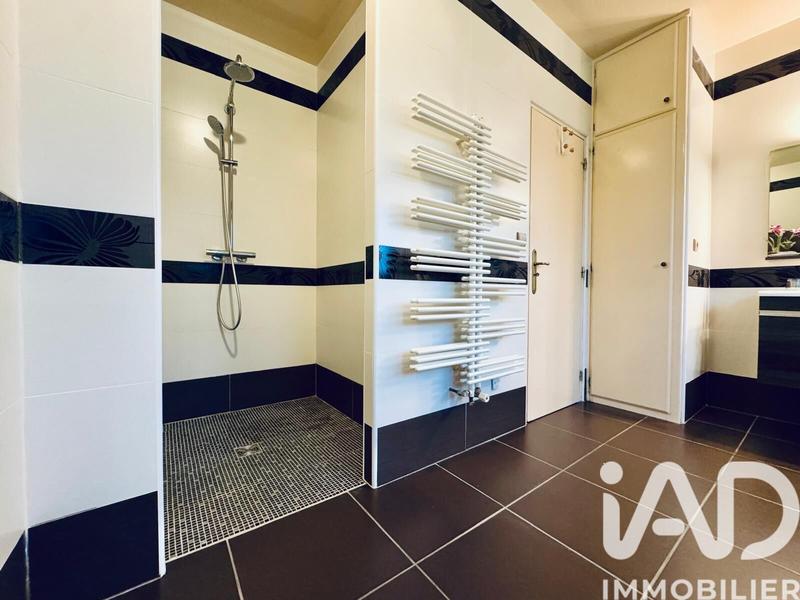 Maison - 410 m² - 12 pièces