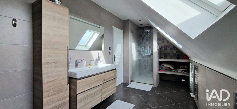 Maison - 136 m² - 5 pièces