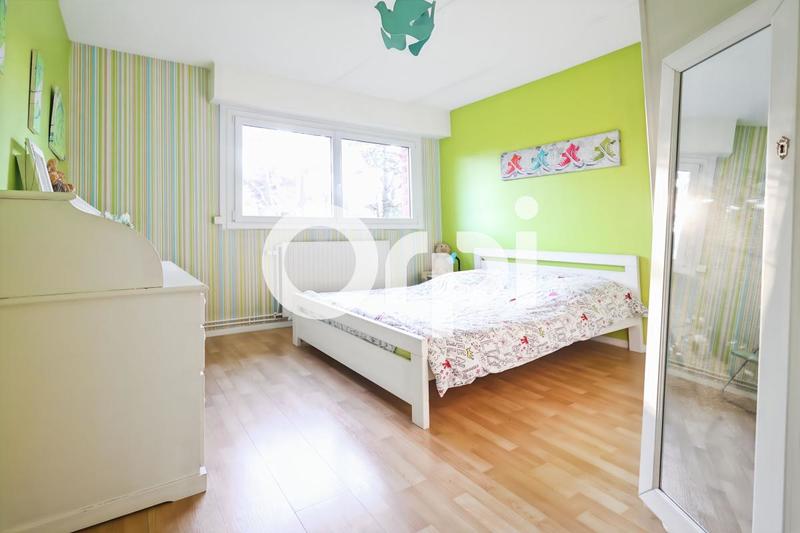 Maison - 243 m² - 8 pièces