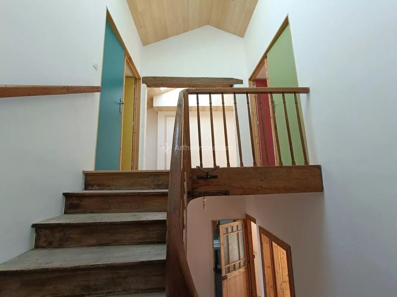 Maison - 225 m² - 9 pièces