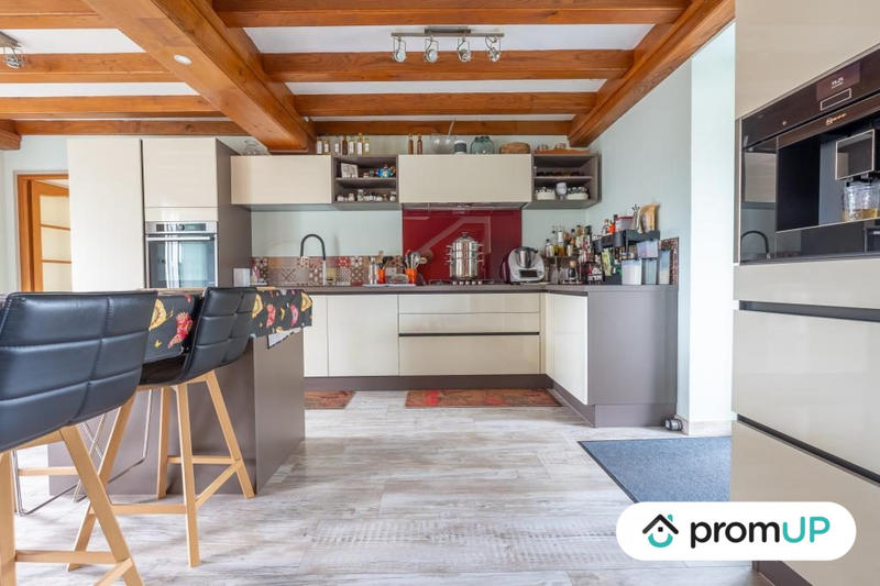 Maison - 220 m² - 6 pièces