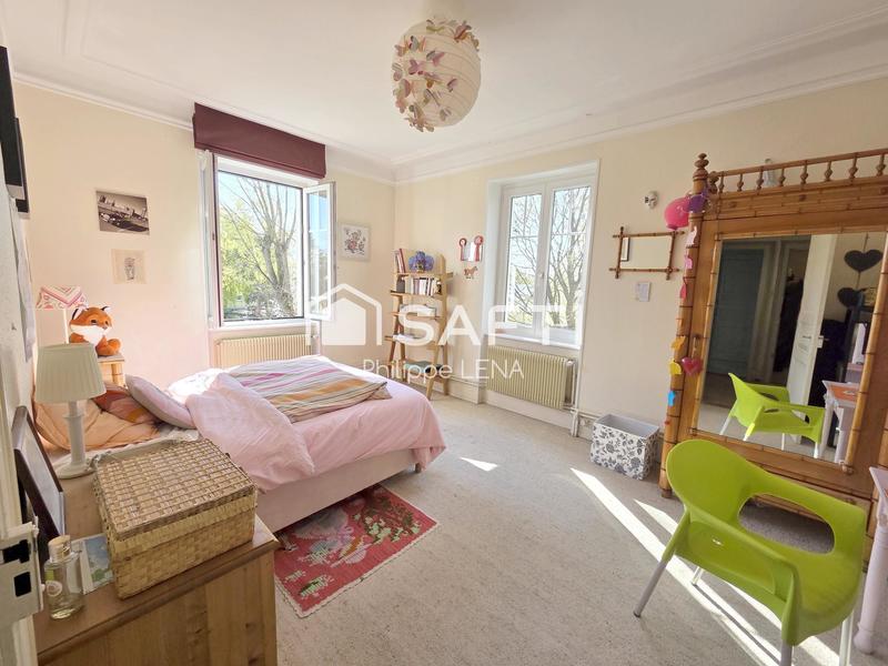 Villa - 194 m² - 8 pièces