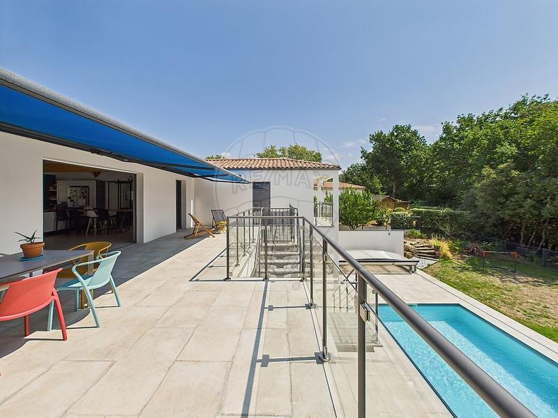 Villa - 245 m² - 7 pièces