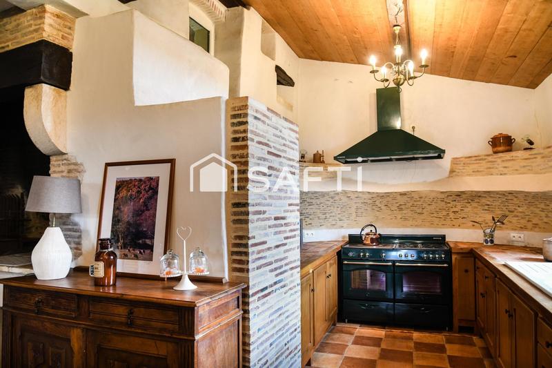 Propriété - 432 m² - 8 pièces