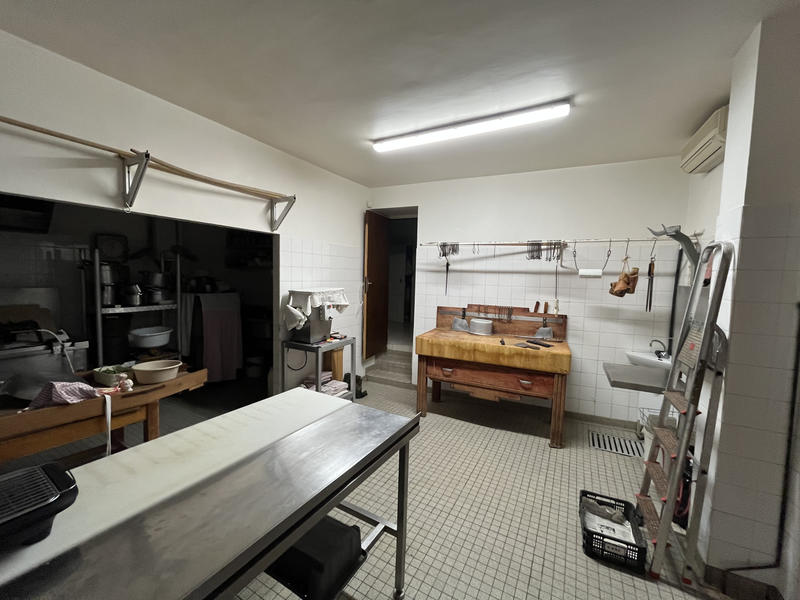 Maison - 220 m² - 7 pièces