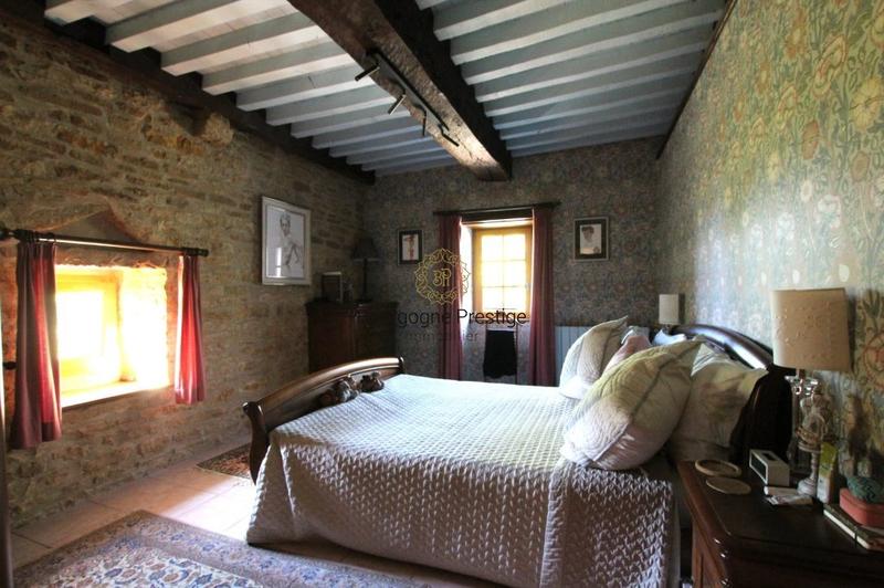 Propriété - 263 m² - 8 pièces