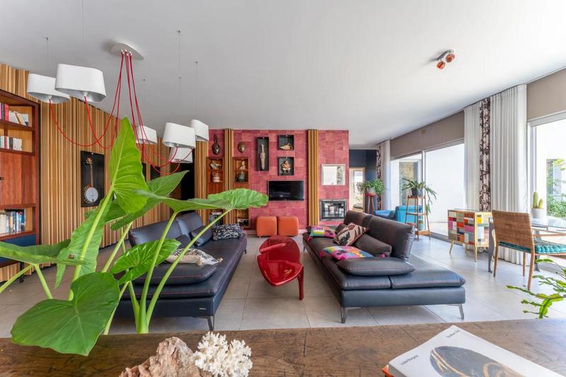 Maison - 230 m² - 8 pièces