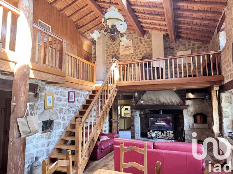 Maison - 225 m² - 6 pièces