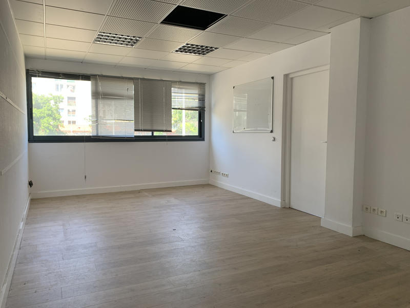 Bureau - 124 m²
