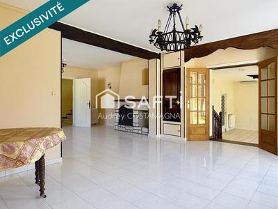 Maison - 200 m² - 9 pièces