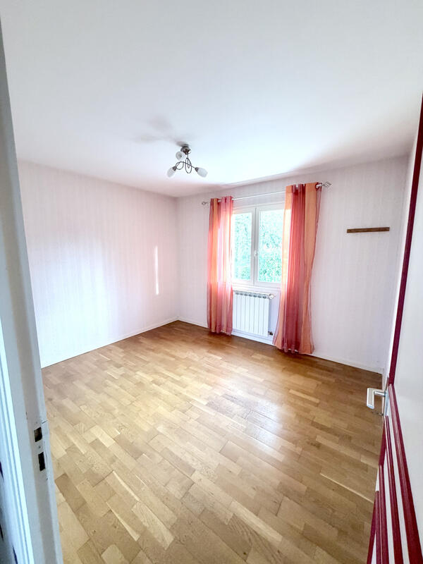 Maison - 105 m² - 4 pièces