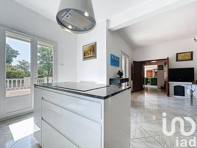 Maison - 170 m² - 8 pièces