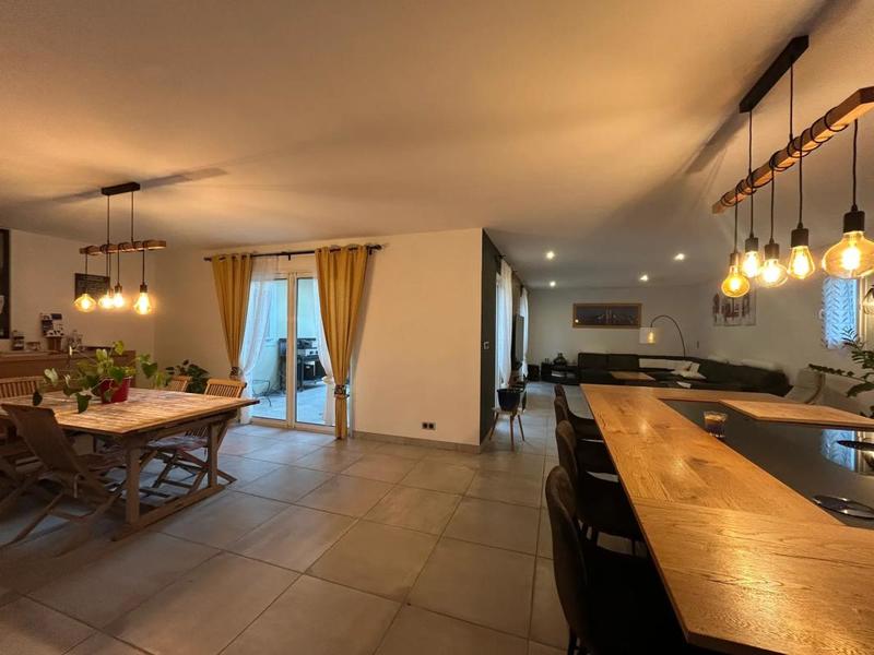 Maison - 190 m² - 2 pièces