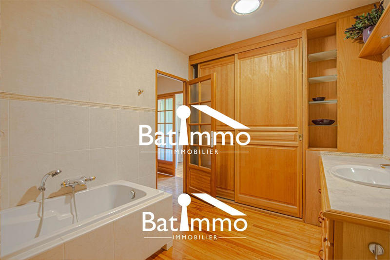 Villa - 320 m² - 10 pièces