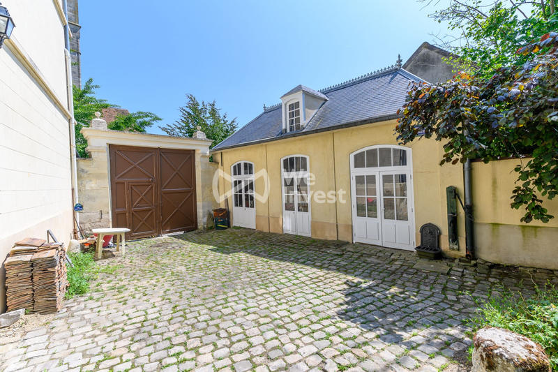 Maison - 350 m² - 15 pièces