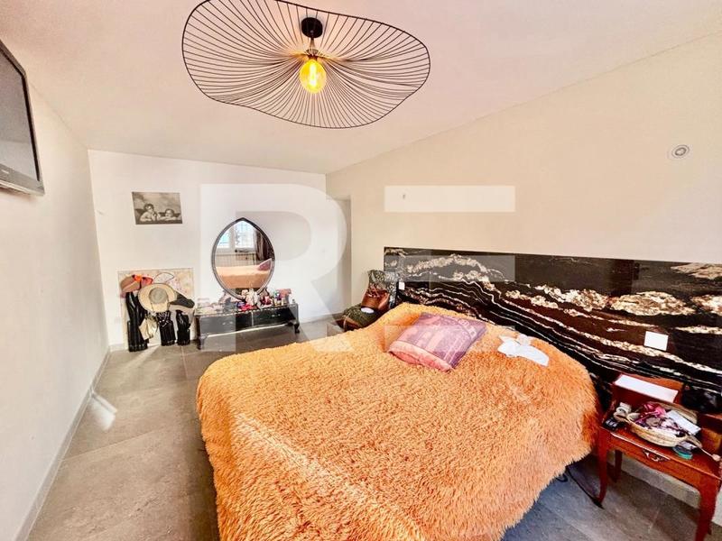 Maison - 180 m² - 4 pièces