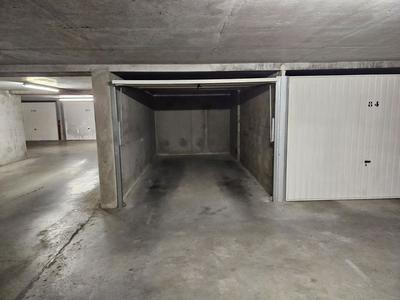 Parking / Garage