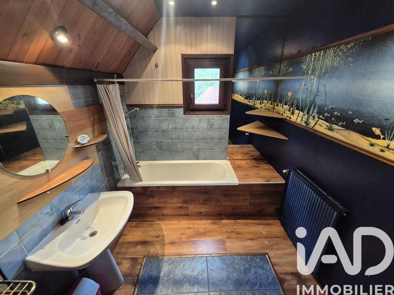 Maison - 308 m² - 8 pièces