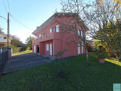 Maison traditionnelle - 171 m² - 7 pièces