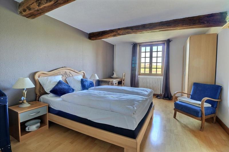 Maison - 202 m² - 10 pièces