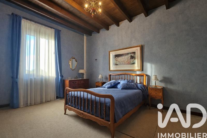 Maison - 280 m² - 8 pièces