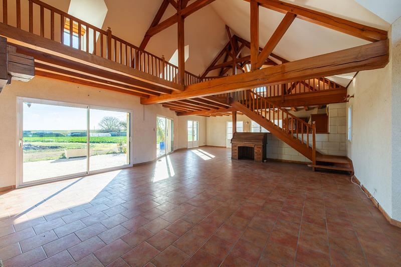 Maison - 216 m² - 6 pièces