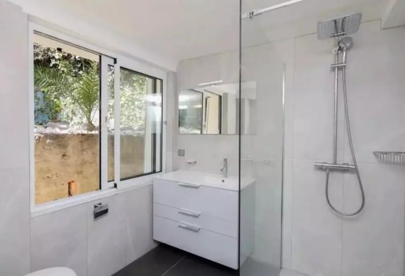 Villa - 260 m² - 10 pièces