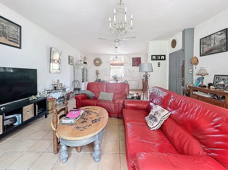 Maison - 225 m² - 9 pièces