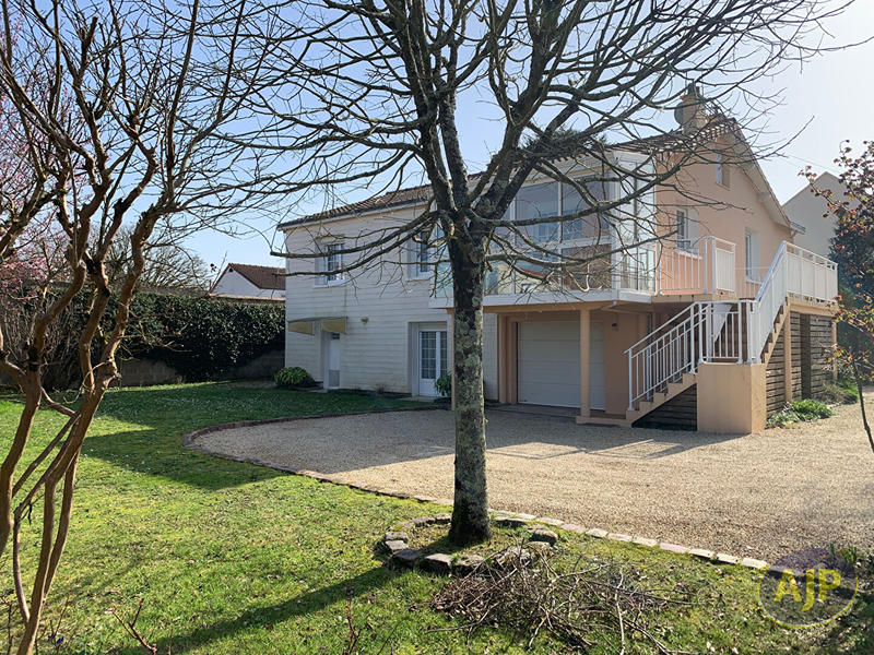 Maison - 120 m² - 6 pièces