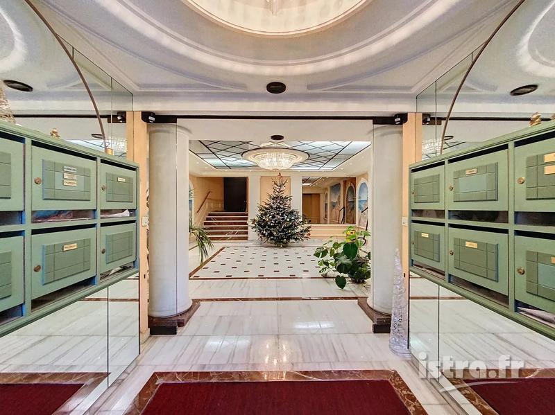 Local d'activités - 208 m² - 6 pièces